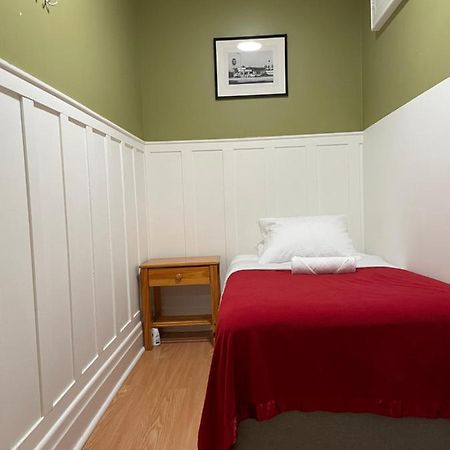 Small Private La Bedroom W Wifi - Private Fridge - Ac Near Usc - Exposition Park - Usc Memorial Coliseum - Banc Of California Bmo Stadium - Downtown Los Angeles Dtla - University Of Southern California Usc!!! Luaran gambar