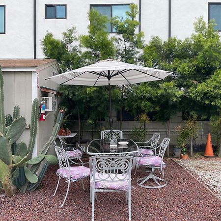 Small Private La Bedroom W Wifi - Private Fridge - Ac Near Usc - Exposition Park - Usc Memorial Coliseum - Banc Of California Bmo Stadium - Downtown Los Angeles Dtla - University Of Southern California Usc!!! Luaran gambar