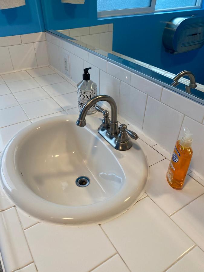 Small Private La Bedroom W Wifi - Private Fridge - Ac Near Usc - Exposition Park - Usc Memorial Coliseum - Banc Of California Bmo Stadium - Downtown Los Angeles Dtla - University Of Southern California Usc!!! Luaran gambar