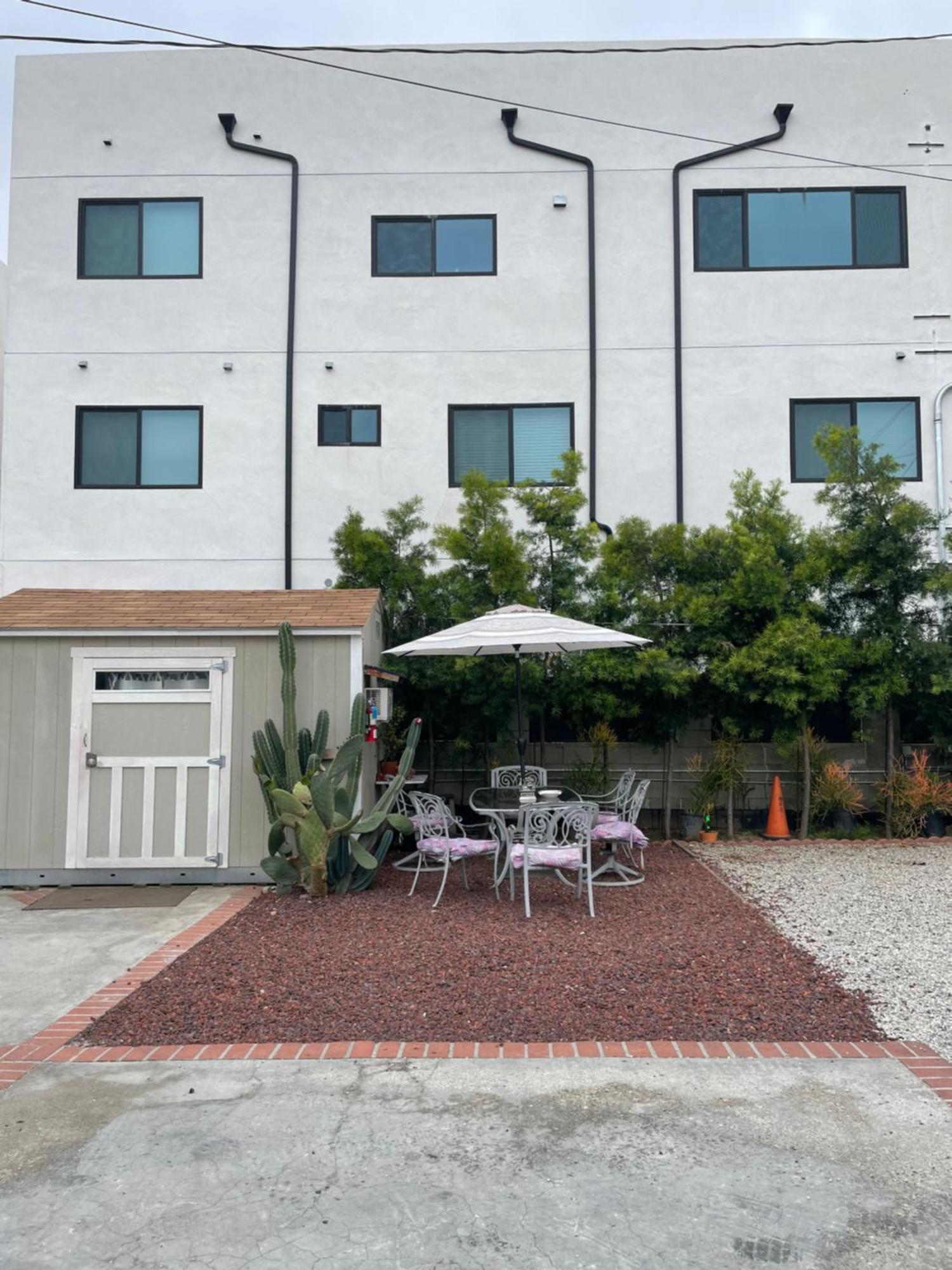 Small Private La Bedroom W Wifi - Private Fridge - Ac Near Usc - Exposition Park - Usc Memorial Coliseum - Banc Of California Bmo Stadium - Downtown Los Angeles Dtla - University Of Southern California Usc!!! Luaran gambar