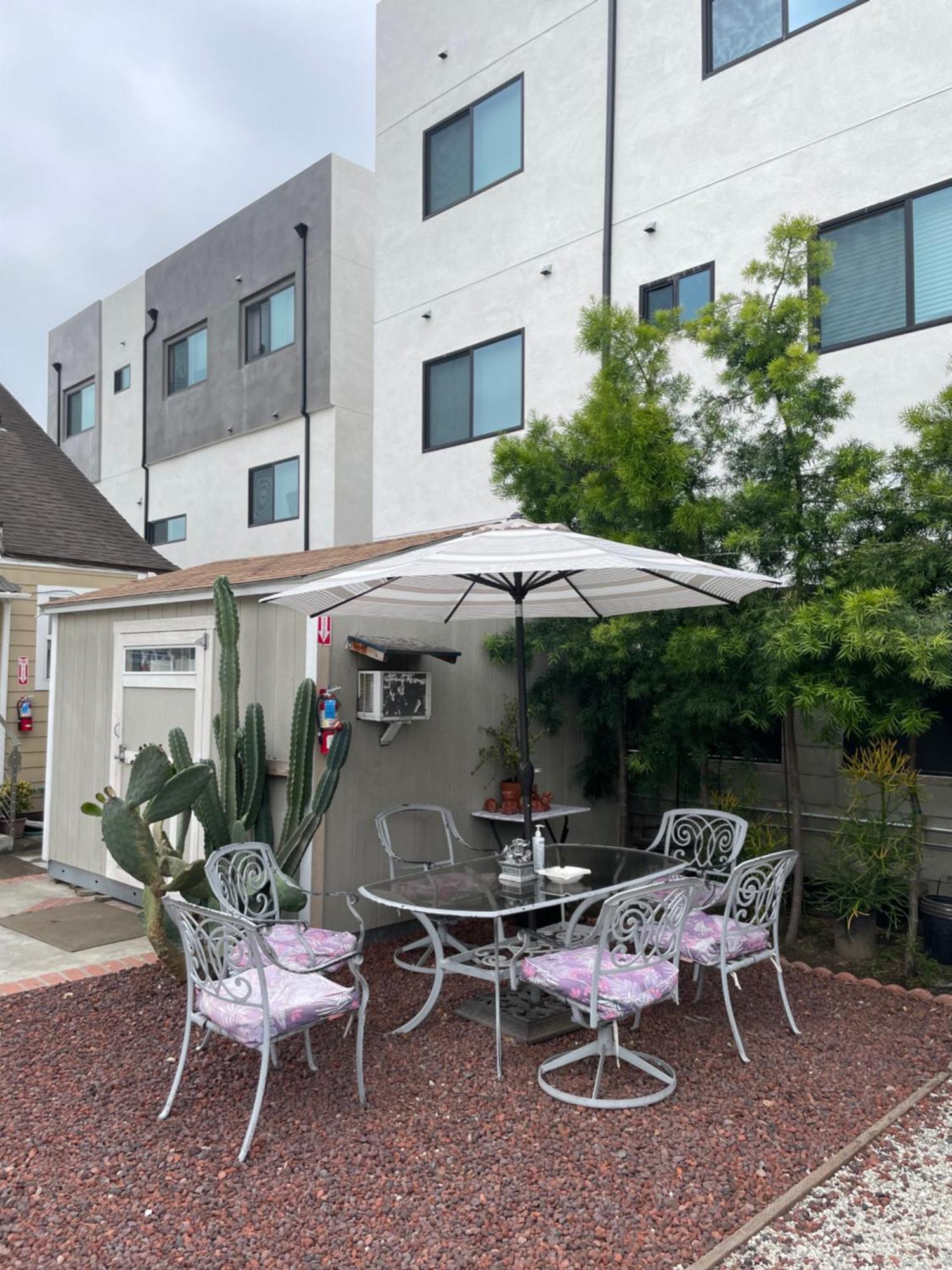 Small Private La Bedroom W Wifi - Private Fridge - Ac Near Usc - Exposition Park - Usc Memorial Coliseum - Banc Of California Bmo Stadium - Downtown Los Angeles Dtla - University Of Southern California Usc!!! Luaran gambar